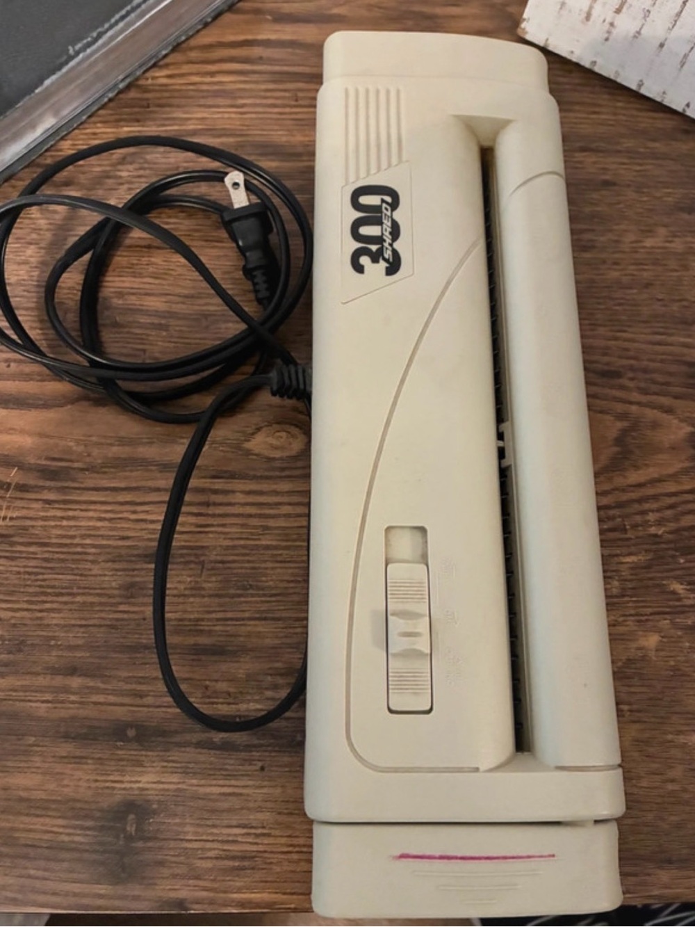 Fellowes 300 Portable Electric Paper Shredder